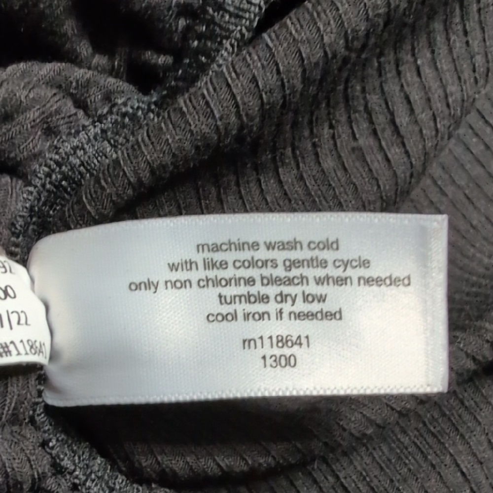 NWOT Lane Bryant Fitted Cut-Out Neck Side Ruched Top - Picture 5 of 5